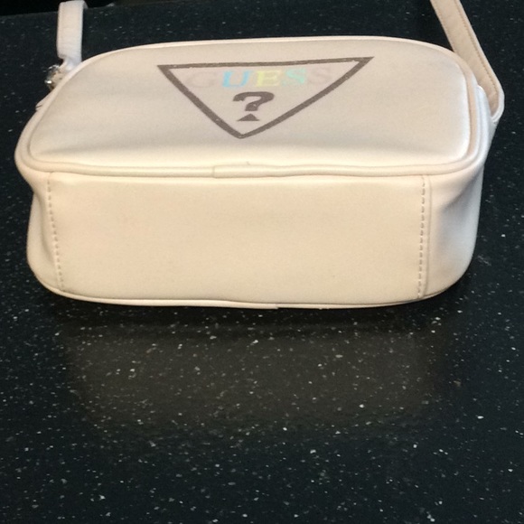Guess Slingbag - Picture 3 of 5